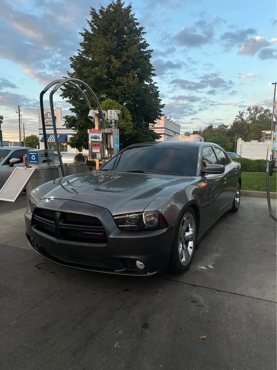 2011 Dodge Charger 7th Gen - Image 3 of 9