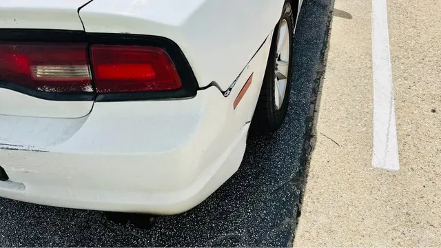 2011 Dodge Charger SE Sedan 4D
