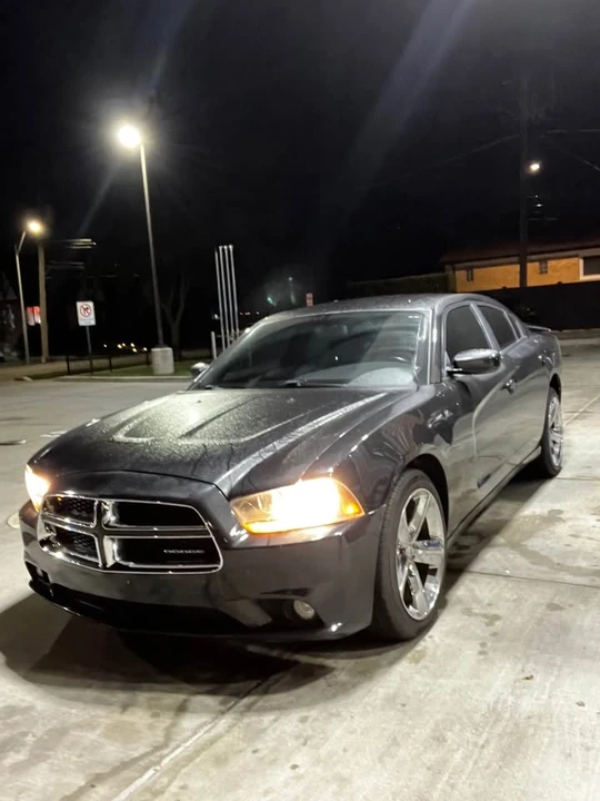 2011 Dodge Charger - Image 4 of 9