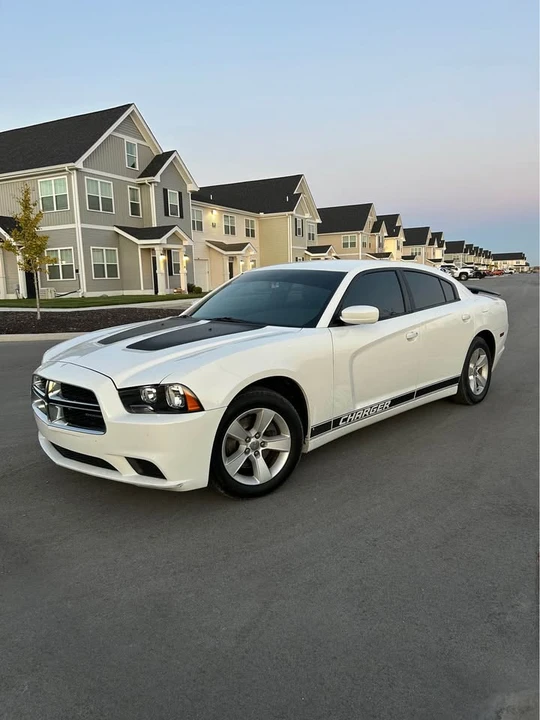 2011 Dodge Charger 7th Gen - Image 3 of 9