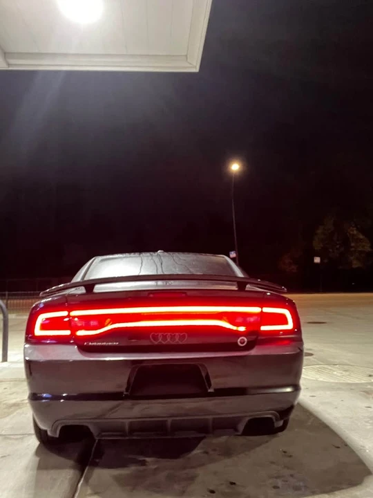 2011 Dodge Charger - Image 7 of 9