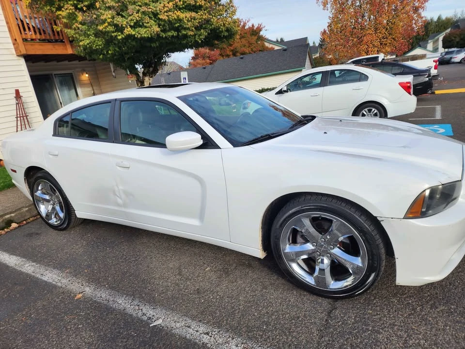 2011 Dodge Charger 7th Gen - Image 2 of 10