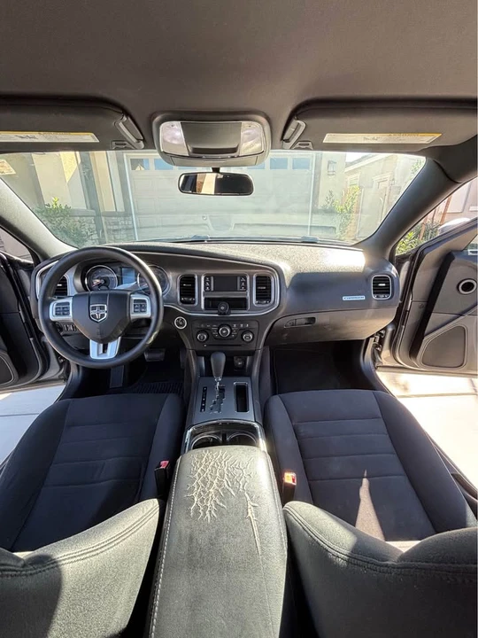 2011 Dodge Charger 7th Gen - Image 14 of 17