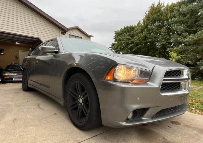 2011 Dodge Charger 7th Gen - Image 2 of 9