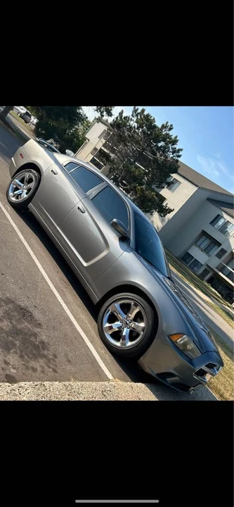 2011 Dodge Charger 7th Gen - Image 2 of 5