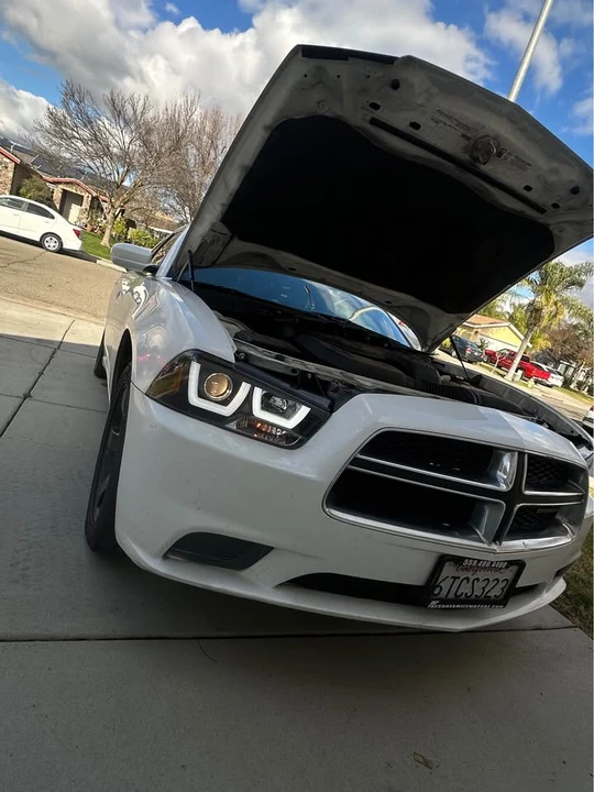 2011 Dodge Charger 7th Gen - Image 2 of 4