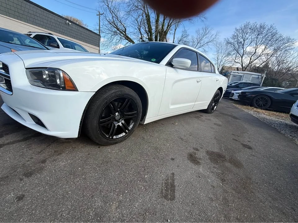 2011 Dodge Charger 7th Gen - Image 2 of 9