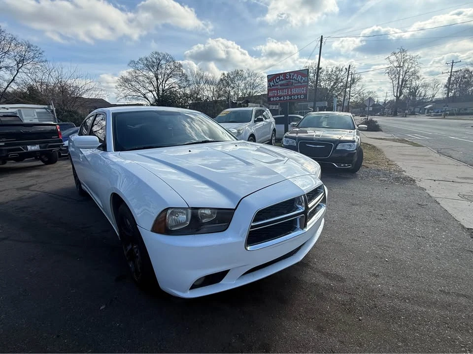 2011 Dodge Charger 7th Gen - Image 4 of 9