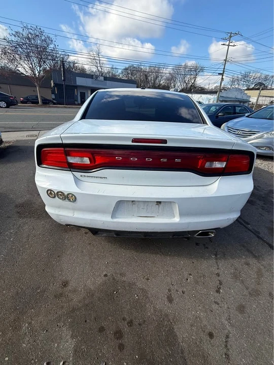 2011 Dodge Charger 7th Gen - Image 5 of 9