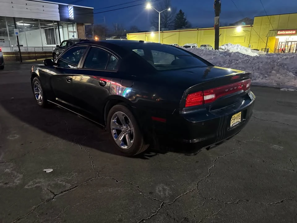 2011 Dodge Charger 7th Gen - Image 5 of 15