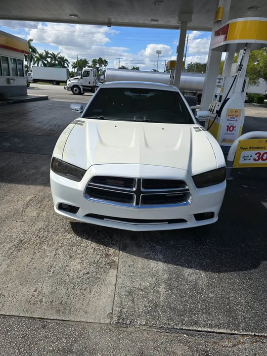 2011 Dodge Charger 7th Gen - Image 4 of 7