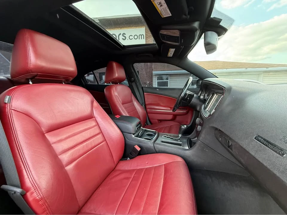 2011 Dodge Charger 7th Gen - Image 17 of 18