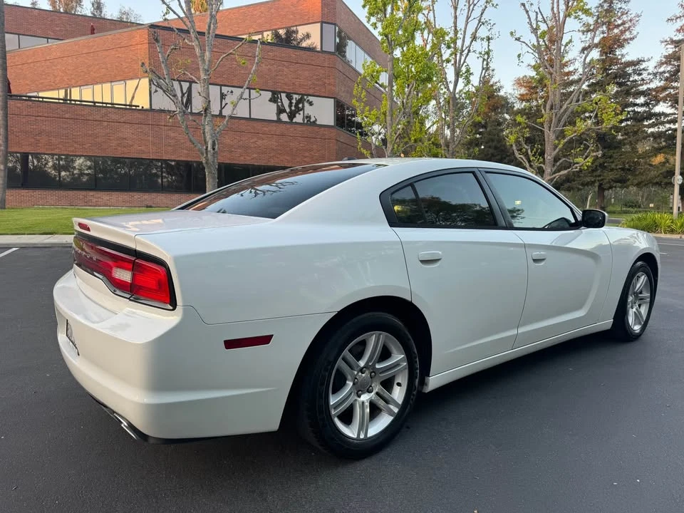 2011 Dodge Charger 7th Gen - Image 5 of 17