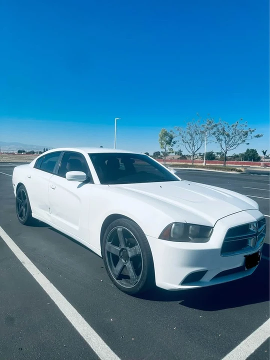 2011 Dodge Charger 7th Gen - Image 6 of 11