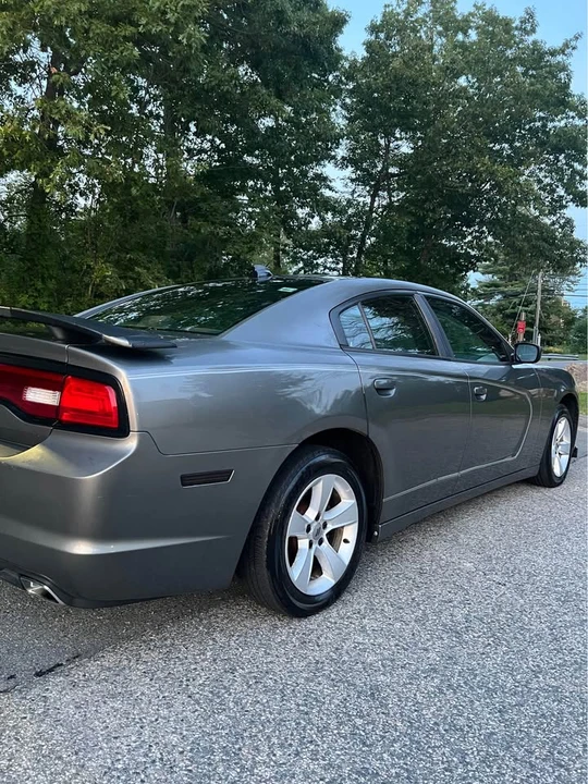 2011 Dodge Charger 7th Gen - Image 3 of 12