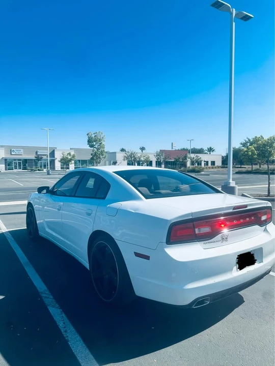 2011 Dodge Charger 7th Gen - Image 3 of 11