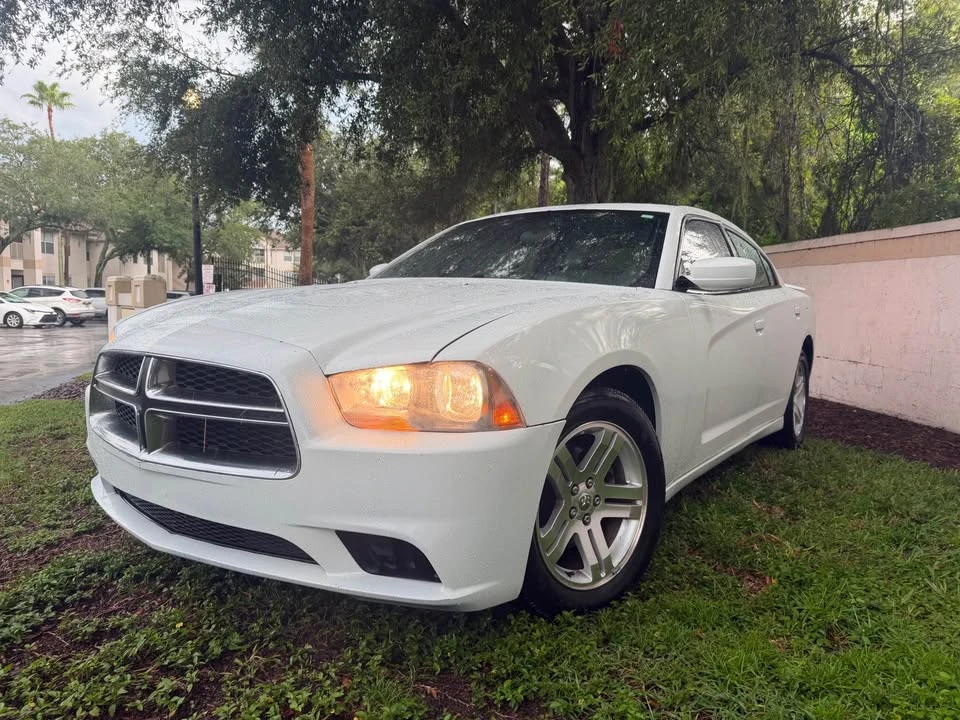 2011 Dodge Charger 7th Gen - Image 2 of 8