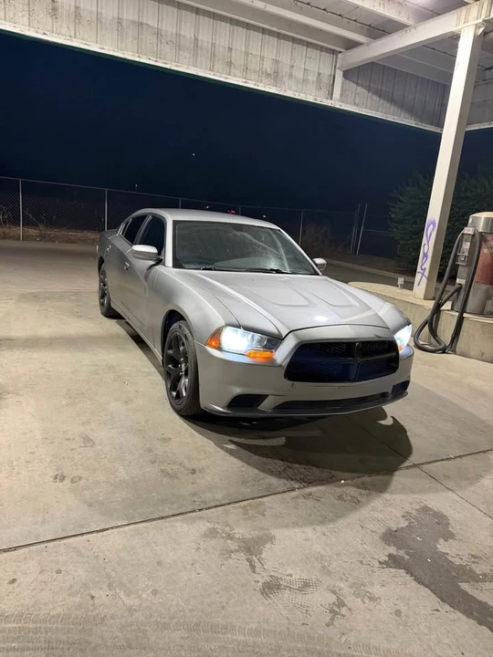 2011 Dodge Charger 7th Gen - Image 2 of 4