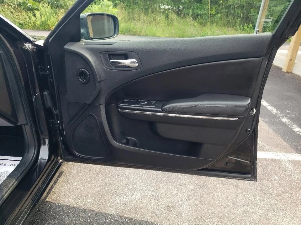 2011 Dodge Charger 7th Gen - Image 13 of 20