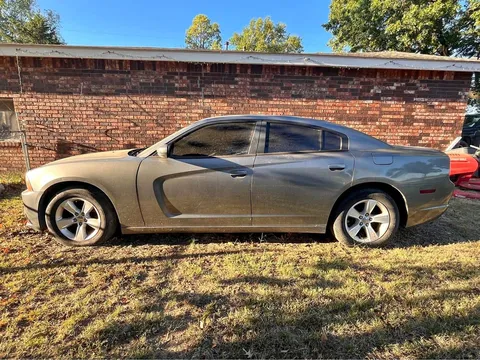 2011 Dodge Charger SE Sedan 4D