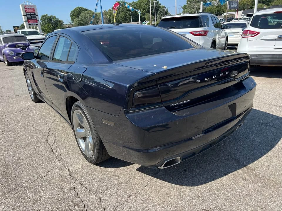 2011 Dodge Charger 7th Gen - Image 4 of 8