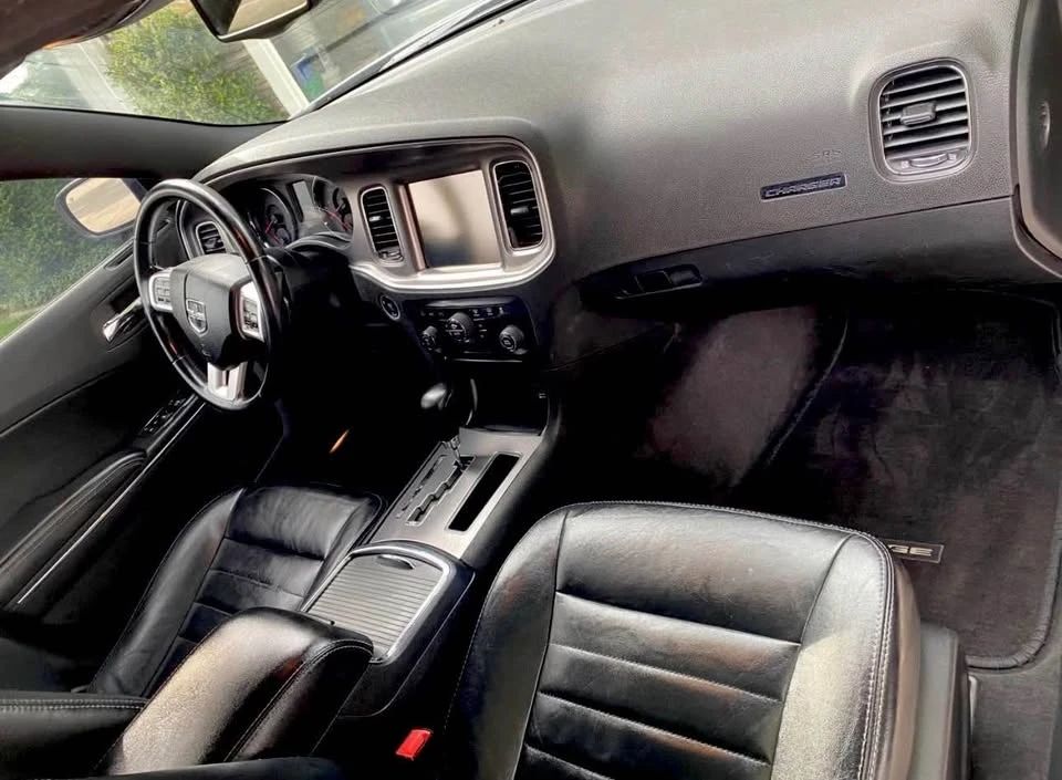 2011 Dodge Charger 7th Gen - Image 8 of 9