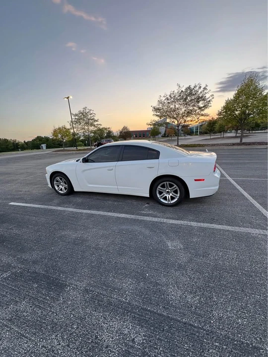 2011 Dodge Charger 7th Gen - Image 4 of 14