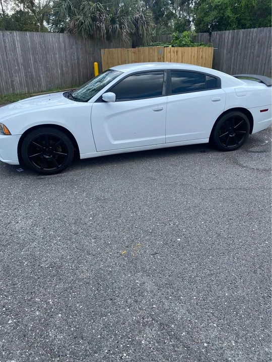2011 Dodge Charger 7th Gen - Image 2 of 9