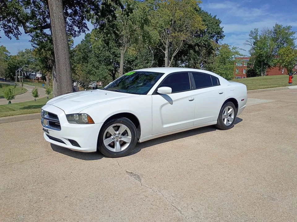 2011 Dodge Charger 7th Gen - Image 5 of 14