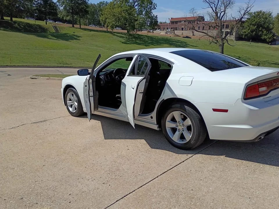 2011 Dodge Charger 7th Gen - Image 9 of 14