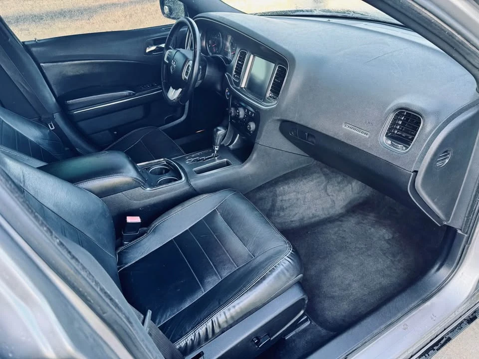 2011 Dodge Charger 7th Gen - Image 2 of 19