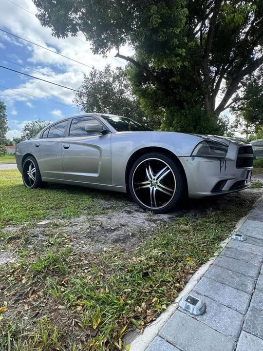 2011 Dodge Charger 7th Gen - Image 5 of 6