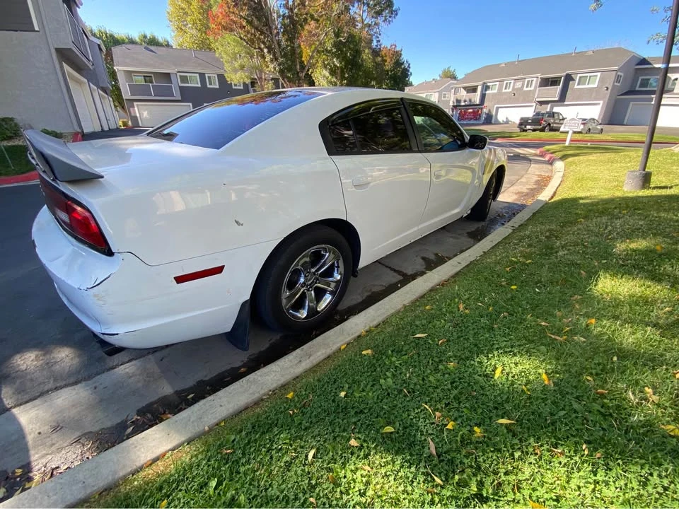 2011 Dodge Charger 7th Gen - Image 4 of 6