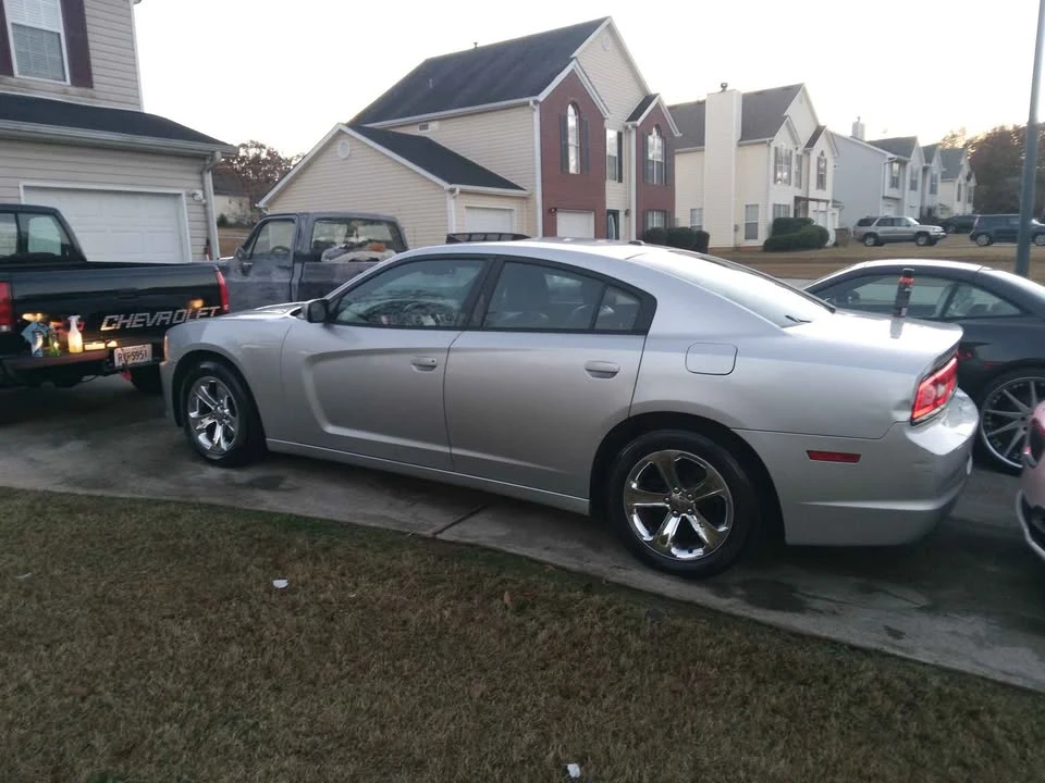 2011 Dodge Charger 7th Gen - Image 2 of 15