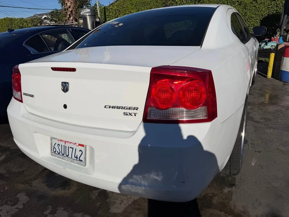 2011 Dodge Charger 7th Gen - Image 7 of 8