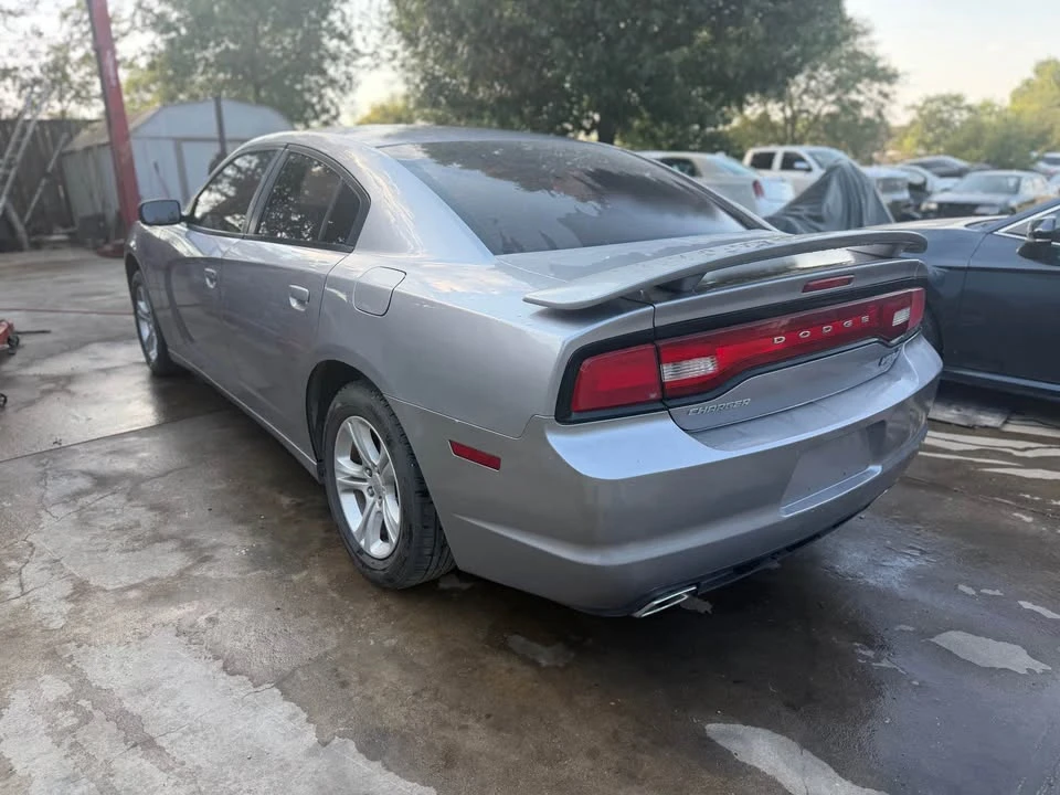 2011 Dodge Charger 7th Gen - Image 4 of 4