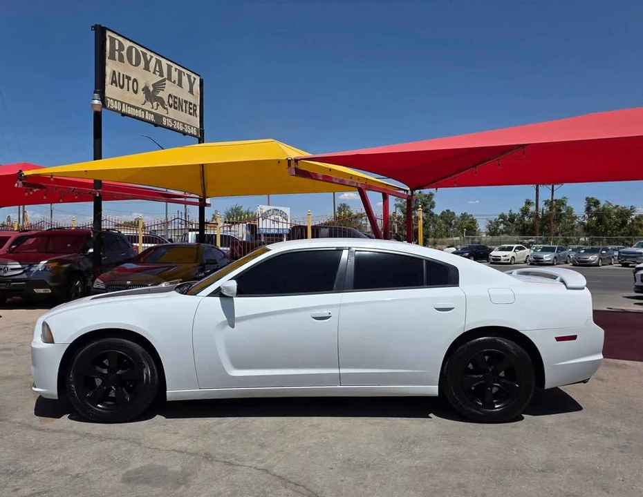 2011 Dodge Charger 7th Gen - Image 4 of 11