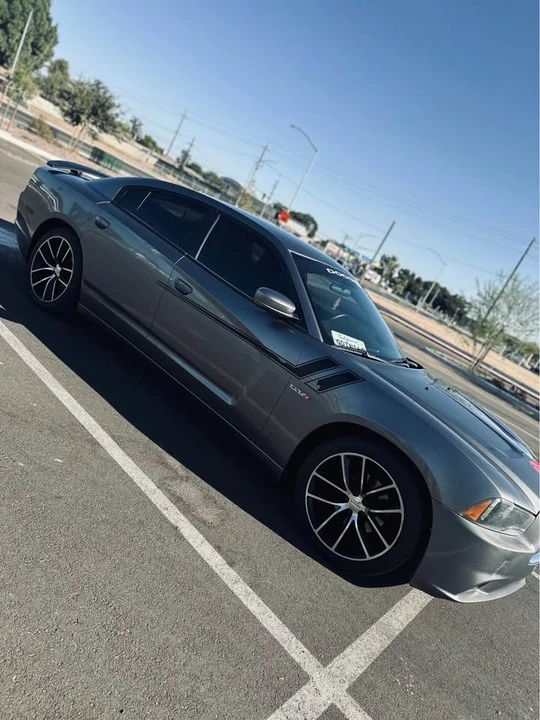 2011 Dodge Charger 7th Gen - Image 5 of 6