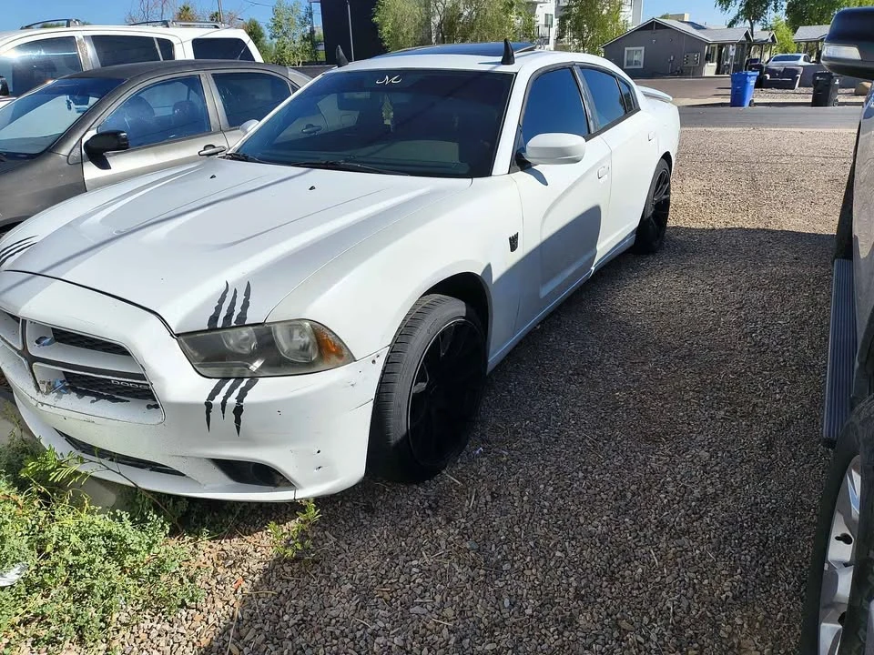 2011 Dodge Charger 7th Gen - Image 4 of 8