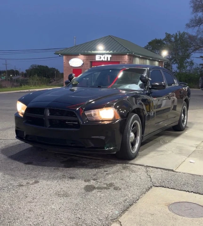 2011 Dodge Charger 7th Gen - Image 3 of 7