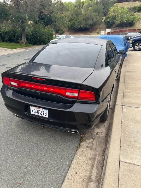 2011 Dodge Charger 7th Gen - Image 2 of 12