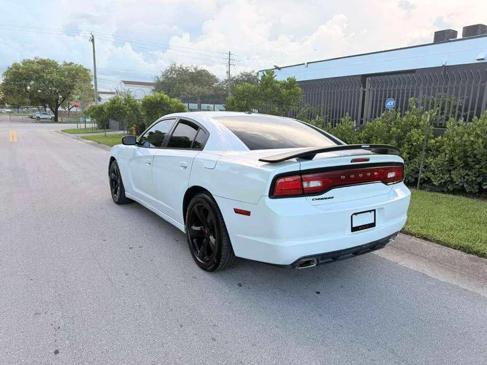 2011 Dodge Charger 7th Gen - Image 4 of 13