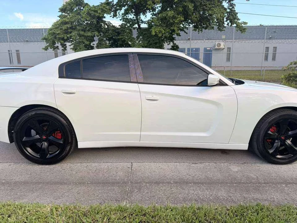2011 Dodge Charger 7th Gen - Image 10 of 13