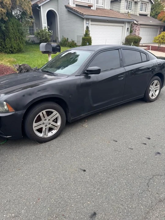 2011 Dodge Charger 7th Gen - Image 3 of 12