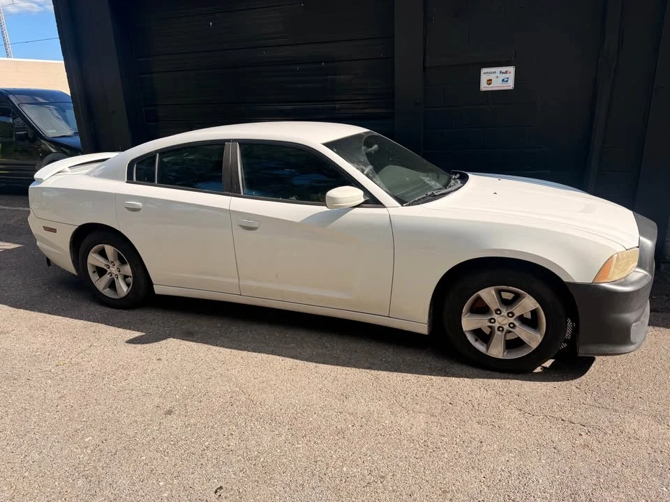 2011 Dodge Charger 7th Gen - Image 3 of 4