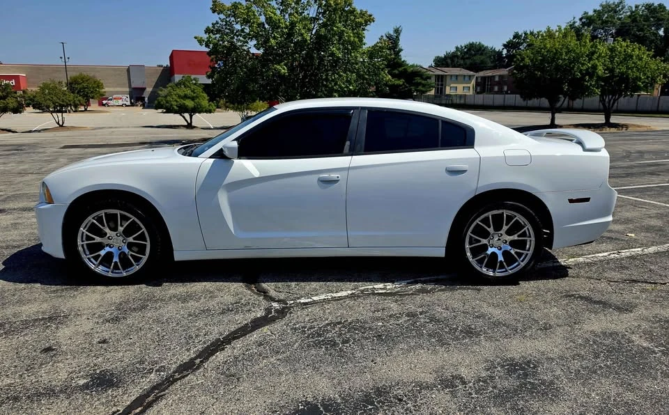 2011 Dodge Charger 7th Gen - Image 5 of 14