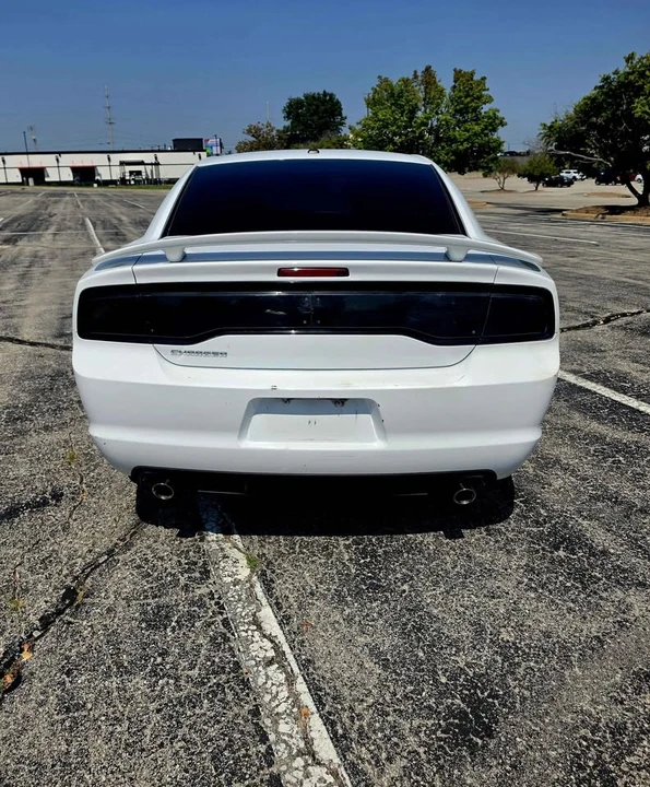 2011 Dodge Charger 7th Gen - Image 8 of 14