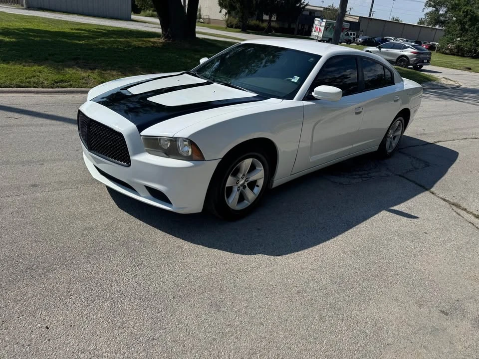2011 Dodge Charger 7th Gen - Image 4 of 9