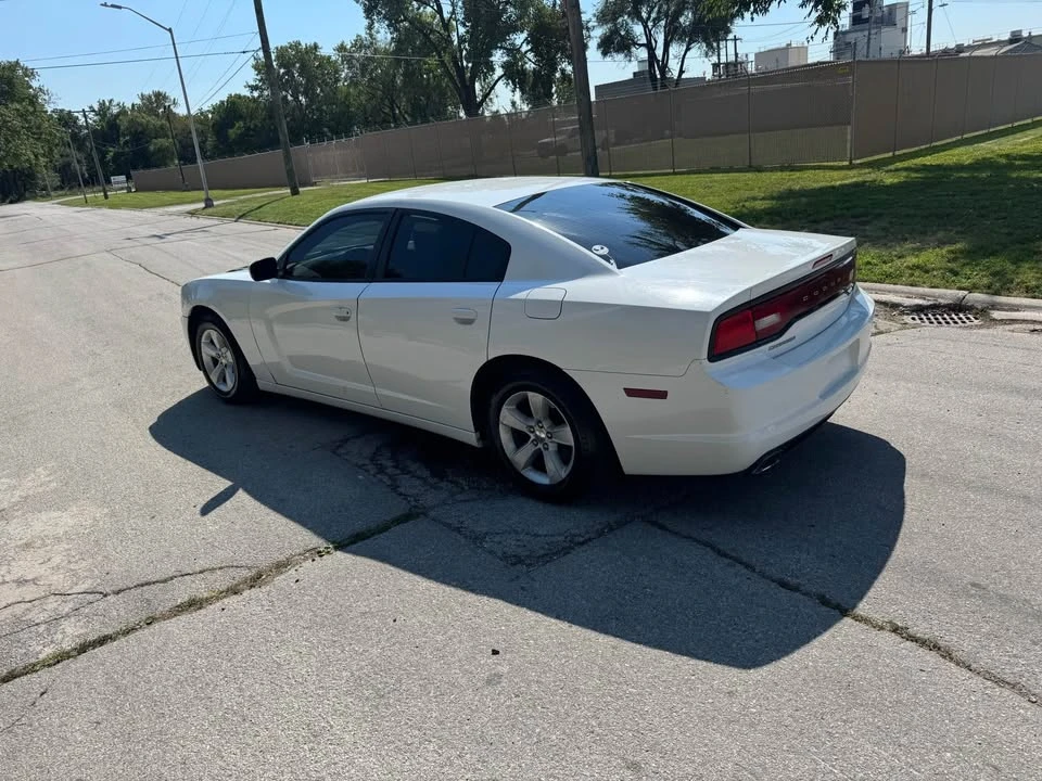 2011 Dodge Charger 7th Gen - Image 3 of 9