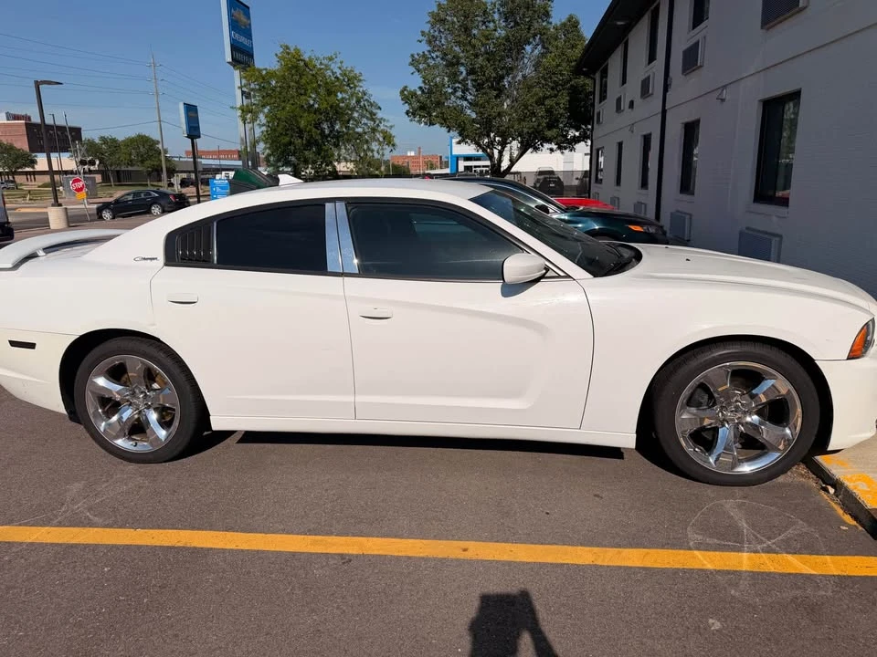 2011 Dodge Charger 7th Gen - Image 3 of 18